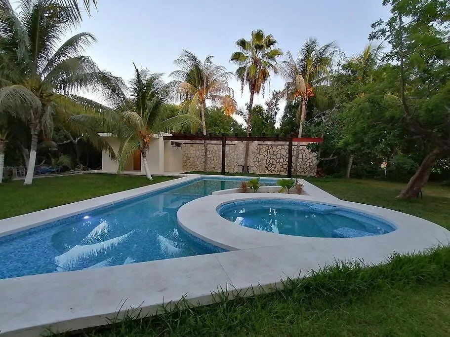 Marysol Beachfront Next To Nomads D7 Isla Mujeres