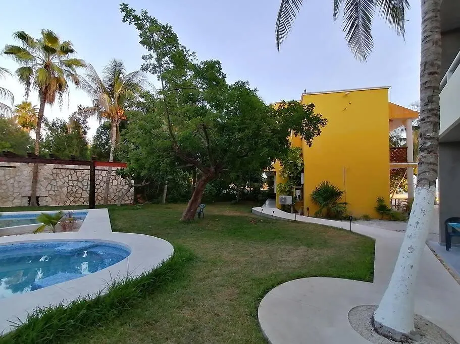 Marysol Beachfront Next To Nomads D7 Isla Mujeres